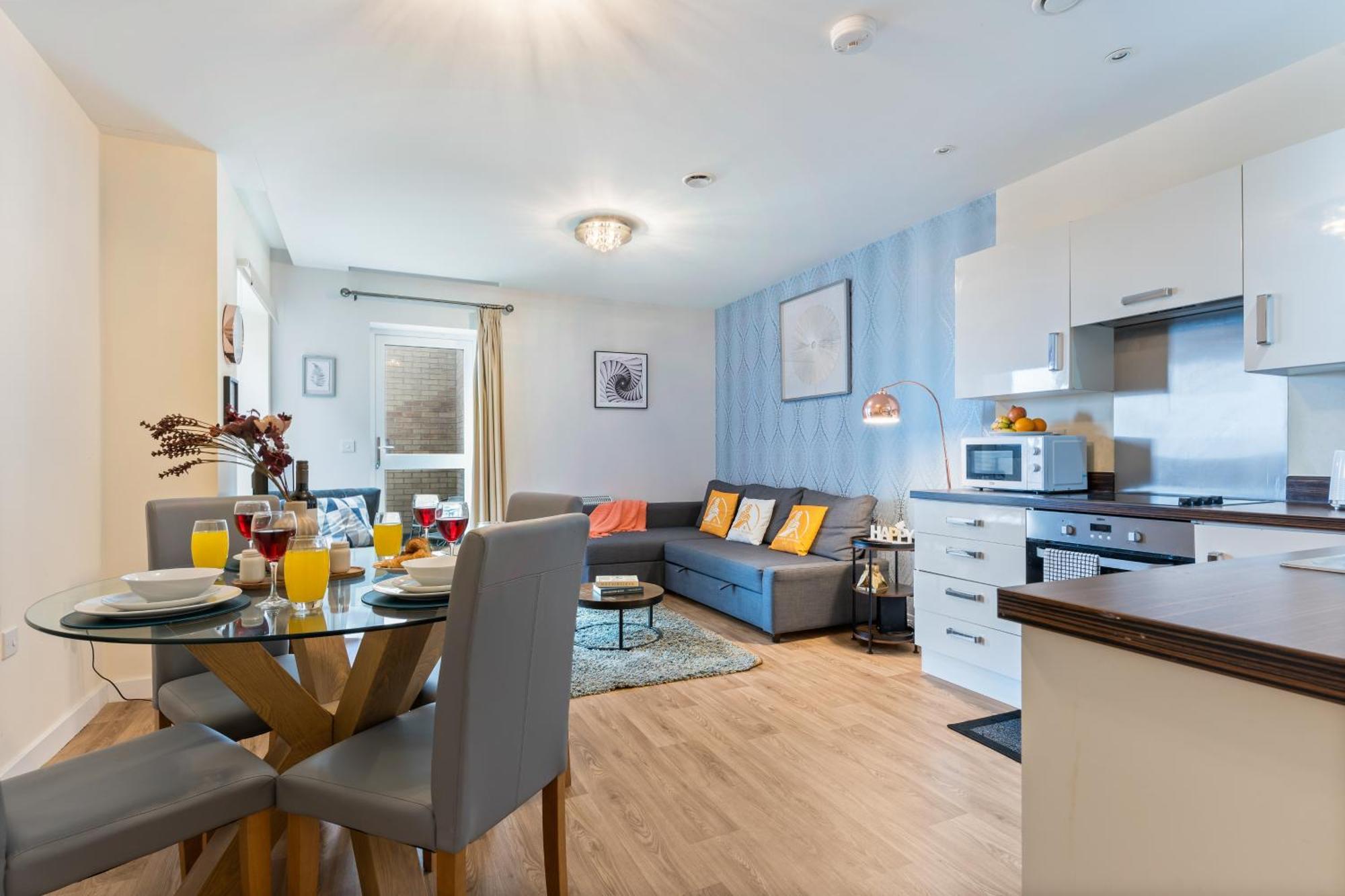 247 Serviced Accommodation In Telford 2 Bedroom Apartment Exterior photo