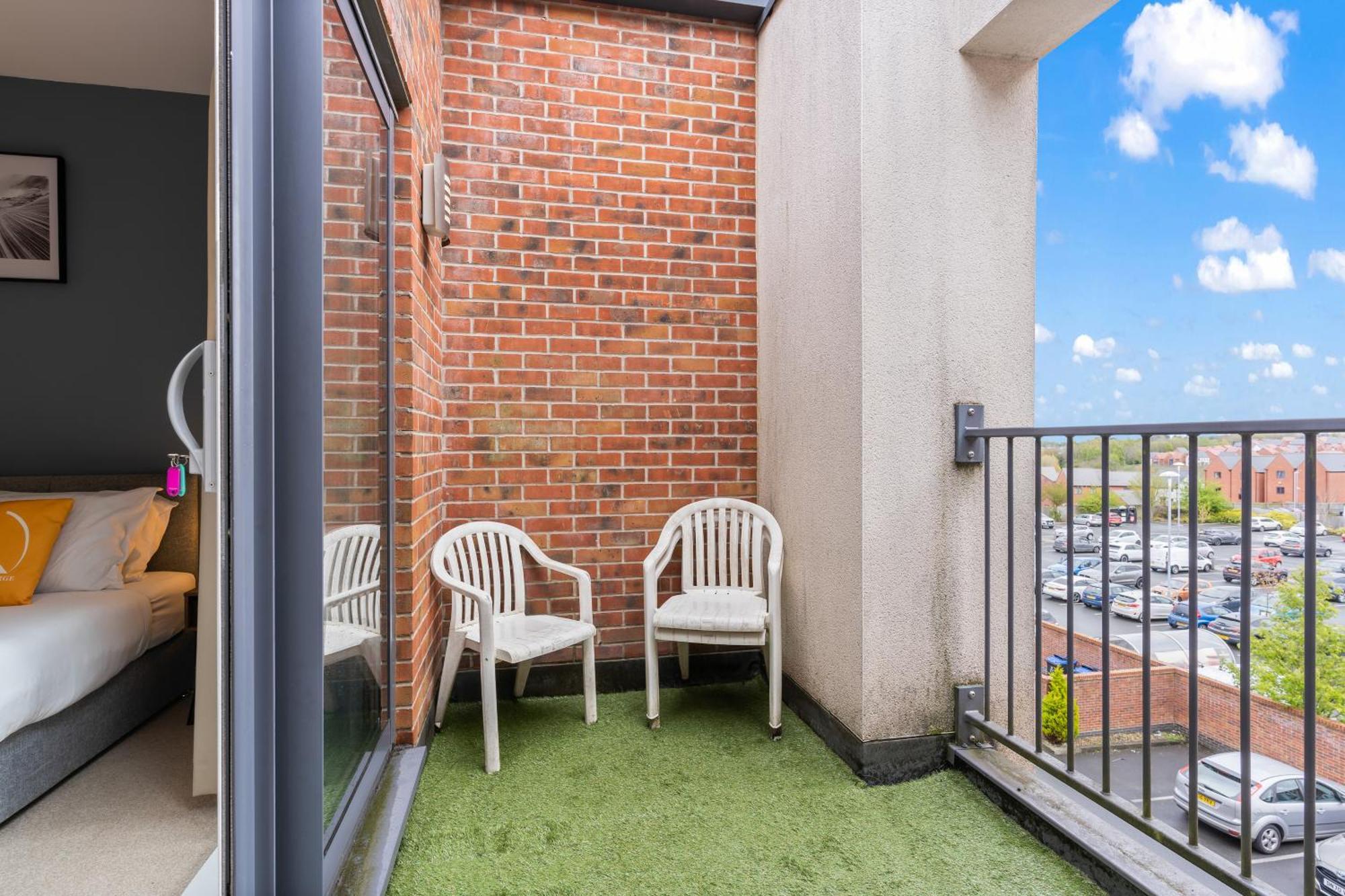 247 Serviced Accommodation In Telford 2 Bedroom Apartment Exterior photo