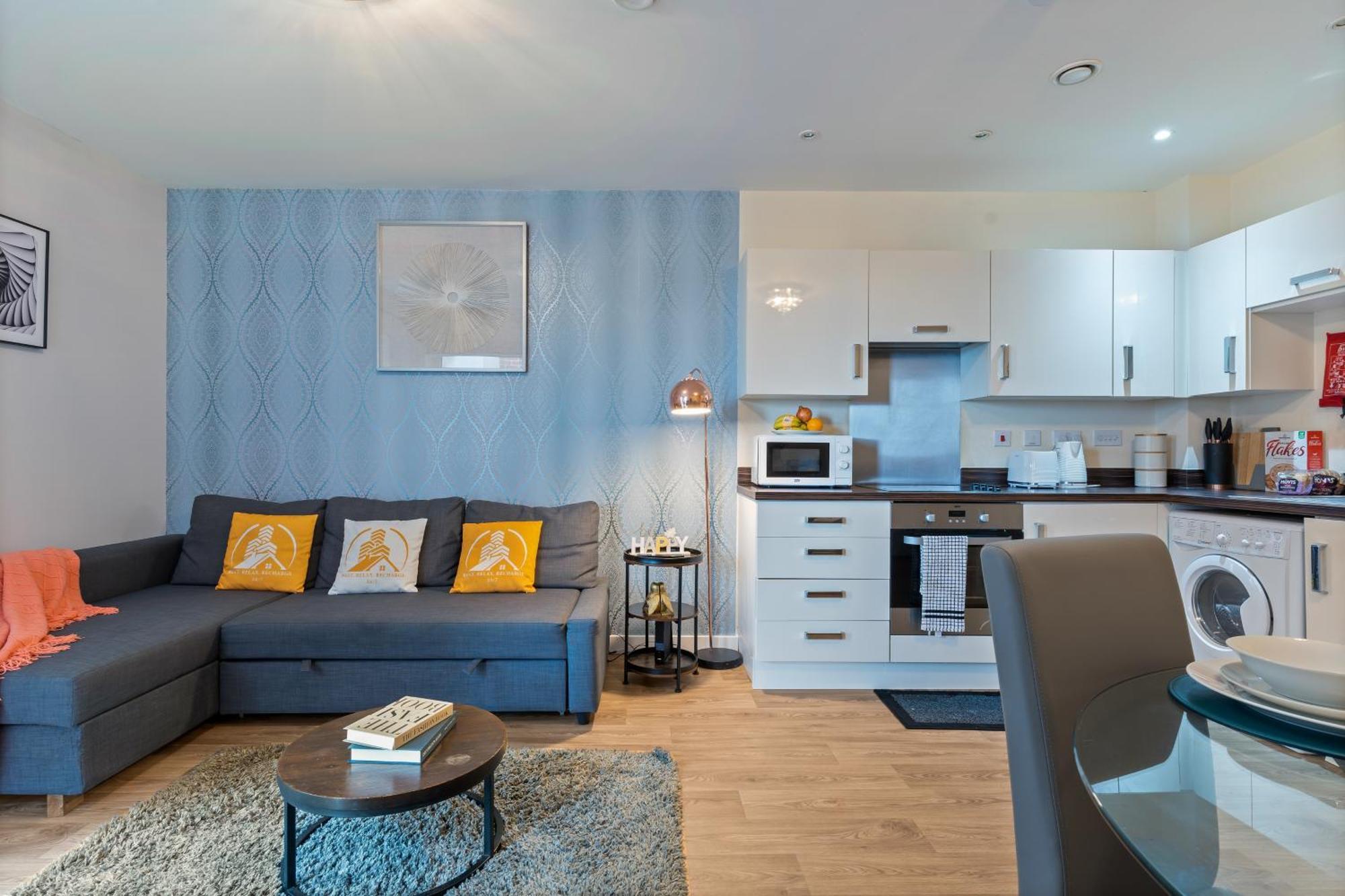 247 Serviced Accommodation In Telford 2 Bedroom Apartment Exterior photo